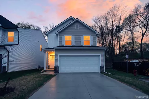 115 Parsons Ln, Saline, MI 48176