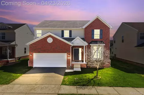 59625 Twin Pines Dr, Lyon, MI 48165
