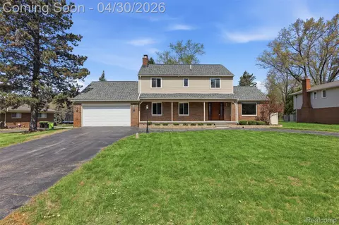 7978 Little Farm Ln, West Bloomfield, MI 48322