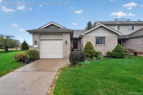 22290 Quail Run Cir #6, South Lyon, MI 48178