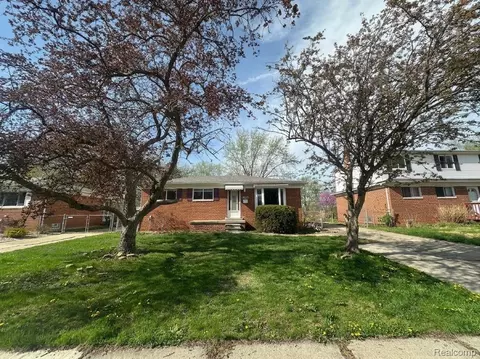 30026 Bock St, Garden City, MI 48135