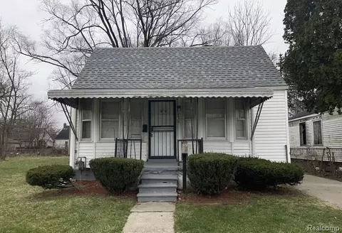 8458 Brace St, Detroit, MI 48228