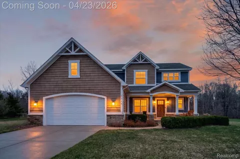 1215 Riverside St, Milford, MI 48381