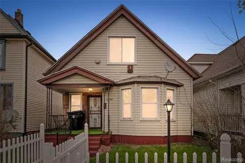 5808 Mcclellan St, Detroit, MI 48213