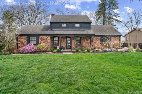 44451 Harmony Ln, Van Buren, MI 48111