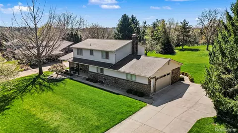 69533 Brookhill Dr, Bruce Township, MI 48065