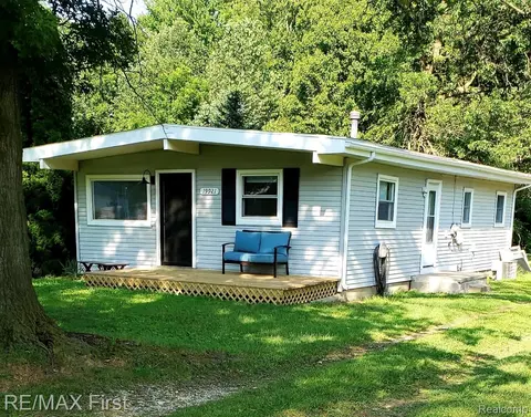 19921 Crandell Ct, Sumpter, MI 48111