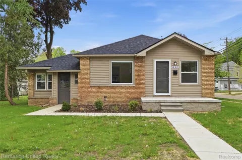 18315 Five Points St, Redford, MI 48240