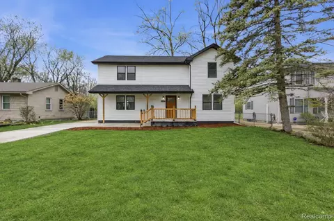 19377 Brentwood St, Livonia, MI 48152