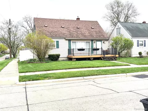 505 S Chocolay Ave, Clawson, MI 48017
