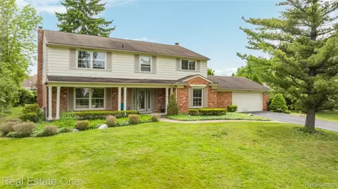 2503 Wickfield Rd, West Bloomfield, MI 48323