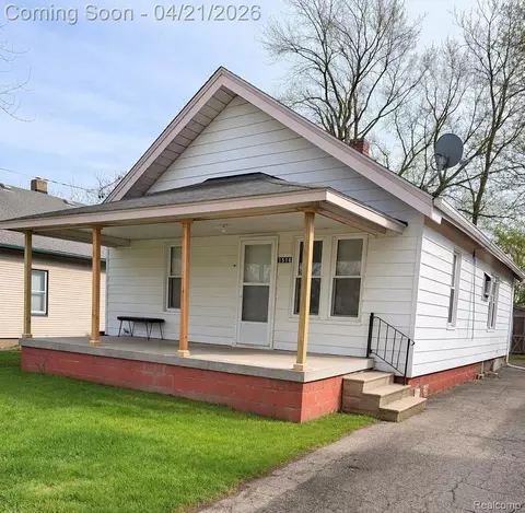 1516 Kent St, Flint, MI 48503