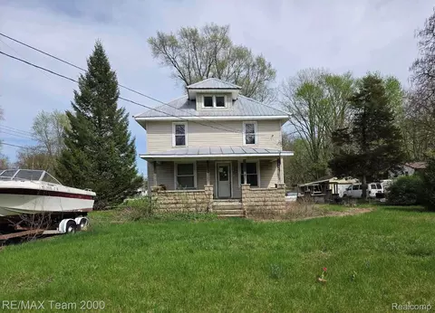 10030 Lewis Ave, Bedford, MI 48182