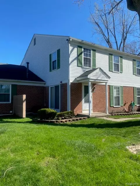 24731 Meadow Lane Ln #42, Harrison, MI 48045