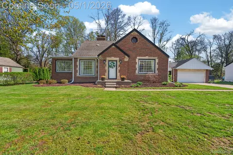20479 Old Homestead Dr, Harper Woods, MI 48225