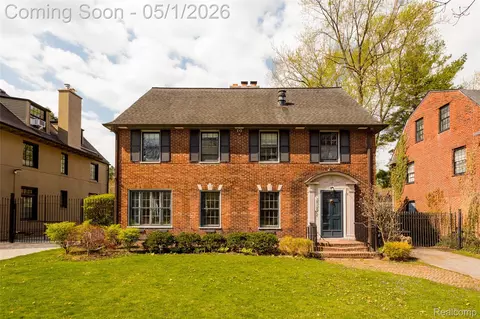 2929 Burns St, Detroit, MI 48214