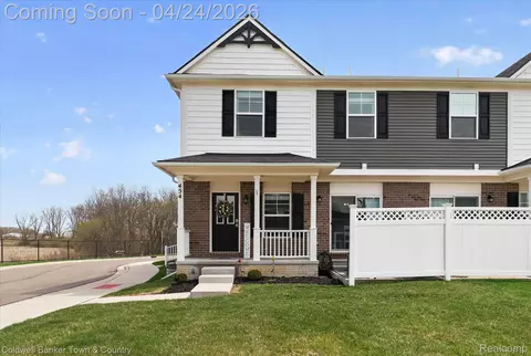 454 Maple Cove Cir #19, Saline, MI 48176