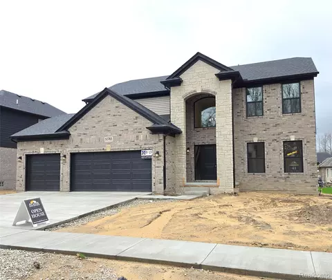 50765 Mistwood Dr, Macomb, MI 48042