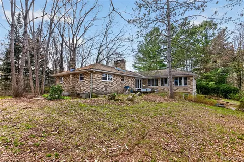 8197 Irish Rd, Millington, MI 48746