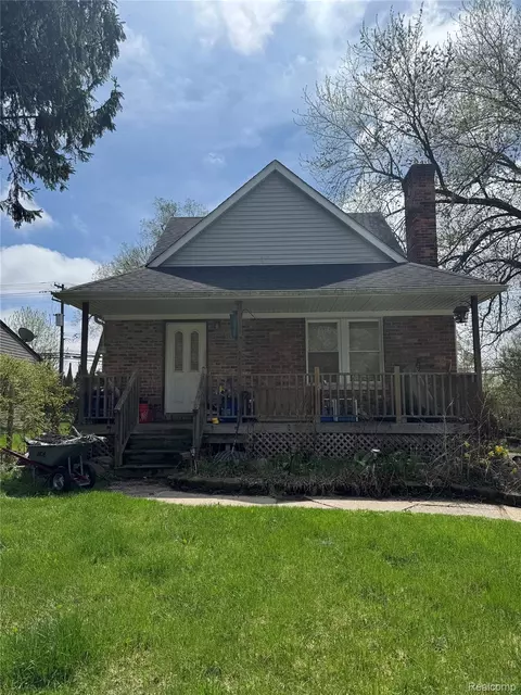 19331 Hilton Dr, Southfield, MI 48075