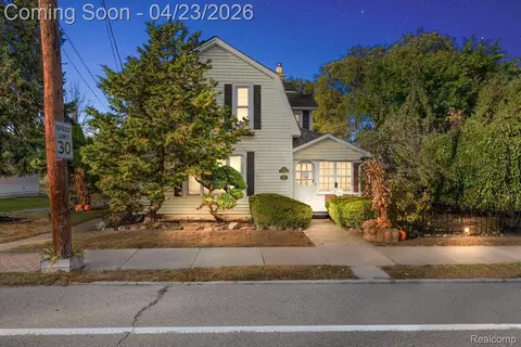 5815 Chicago Rd, Warren, MI 48092