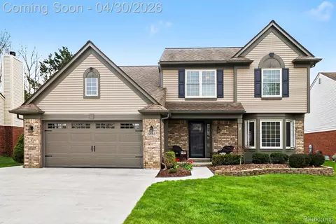 6883 Essex Ct, Waterford, MI 48327