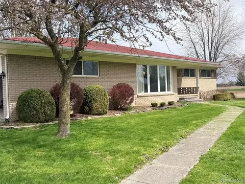 14850 Gould Rd, Allenton, MI 48002