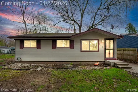 724 Parkwood Ave, Pontiac, MI 48340