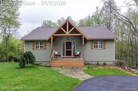 9474 Marshall Rd, Green Oak, MI 48178