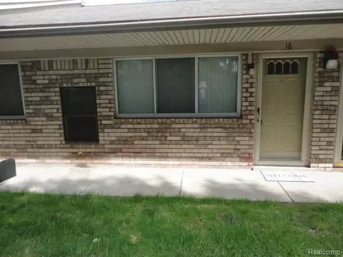 16034 Holz Dr #16, Southgate, MI 48195