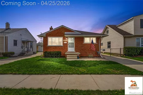 24909 Saxony Ave, Eastpointe, MI 48021