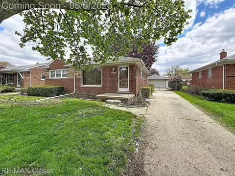 8842 Merriman Rd, Livonia, MI 48150