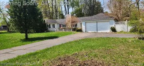 18051 Deering St, Livonia, MI 48152