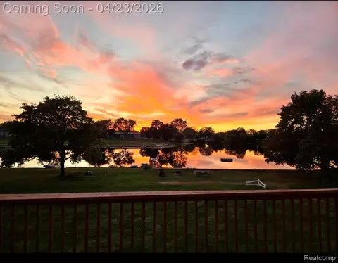 26955 Milford #30, Lyon, MI 48178