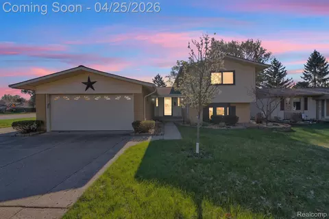 9498 Bassett St, Livonia, MI 48150
