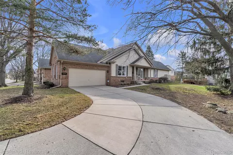 39797 Muirfield Ln, Northville, MI 48168