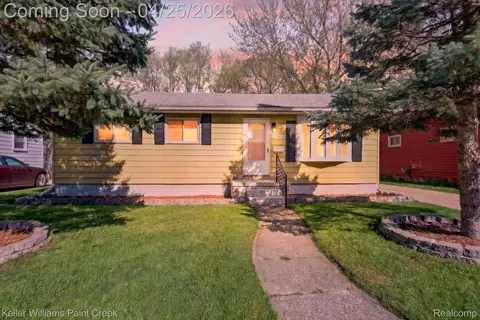 22546 Ira Blvd, Warren, MI 48091