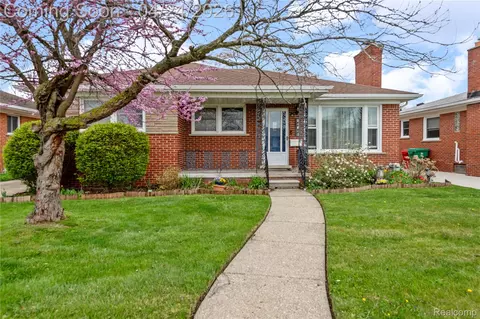24861 Almond Ave, Eastpointe, MI 48021