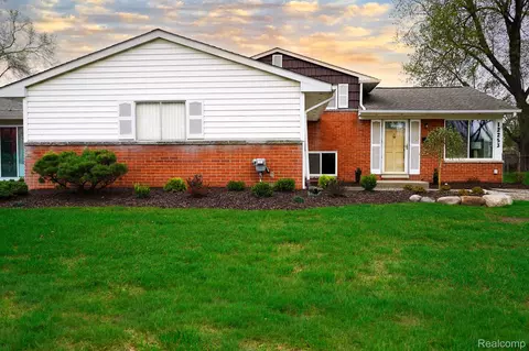 12253 Wheaton Dr, Sterling Heights, MI 48313