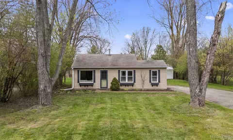 1816 June Ave, Rochester Hills, MI 48309