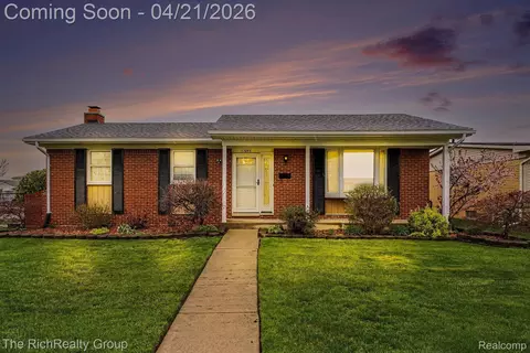 15046 Malcolm St, Southgate, MI 48195