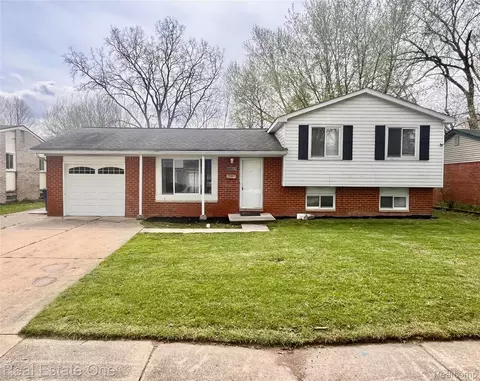 8650 Cedar Ct, Superior, MI 48198