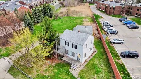 33420 Utica Rd, Fraser, MI 48026