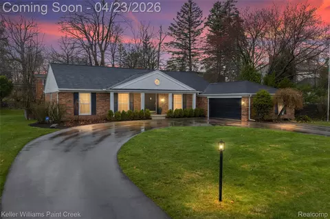 4330 S Mcnay Ct, West Bloomfield, MI 48323