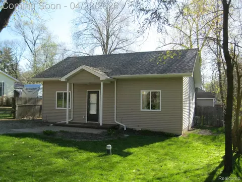 4916 Hillock, Highland, MI 48356