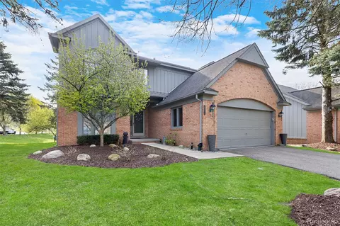 37814 Avon Ln, Farmington Hills, MI 48331