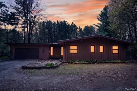 3301 Jewell Rd, Marion, MI 48843