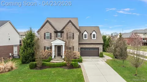 1138 Pembroke Dr, Rochester Hills, MI 48307