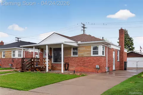 30242 Taylor St, Saint Clair Shores, MI 48082