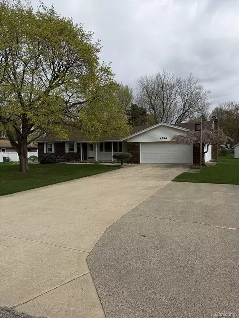 6924 Lynn Ann Dr, Georgetown, MI 49426